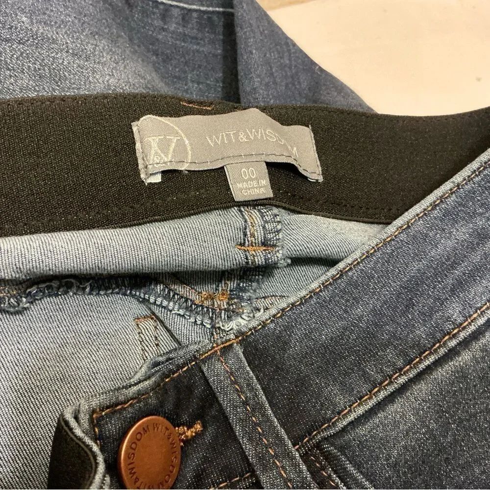 Wit & Wisdom “Ab”solution High Rise cropped button fly Boot Jeans size00 - Picture 6 of 8
